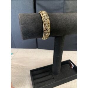 Vintage Style Gold Tone Filigree Stretch Bracelet Rhinestone Floral Scroll 3053